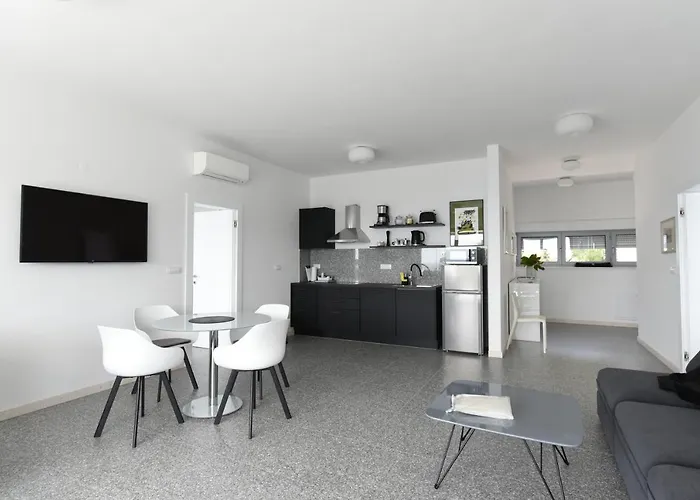 Buric House - M - 95m2 And 54 M2 Terrace * Rovinj